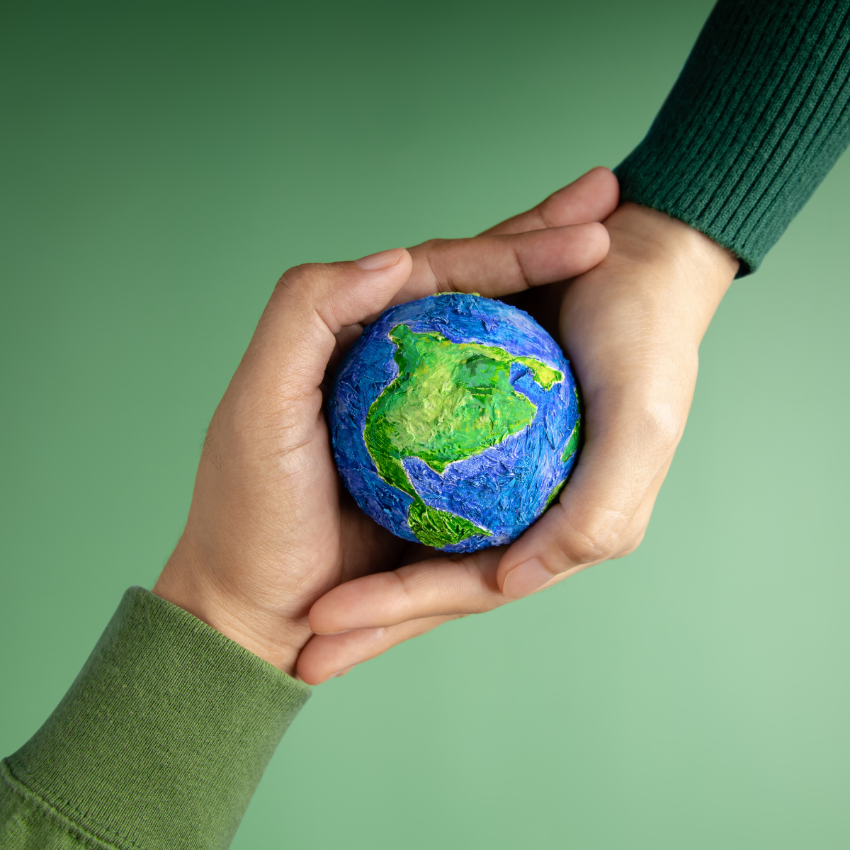 Terre dans deux mains